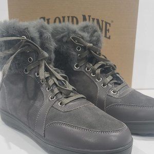1/2 PRICE ✅ Cloud Nine Sheepskin Fur Sneakers Leather & Suede Size 10 (9) ✨ BNIB